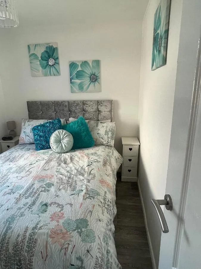 Chalet 81 South Shore Bridlington 2X Bedroom Detached Chalet Sleeps 4 Bessingby 0*,  United Kingdom