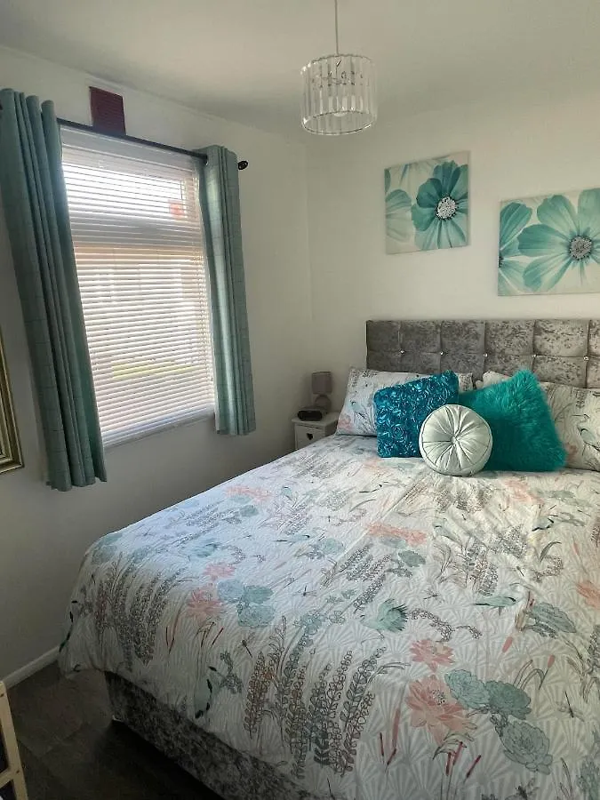 Chalet 81 South Shore Bridlington 2X Bedroom Detached Chalet Sleeps 4 Bessingby