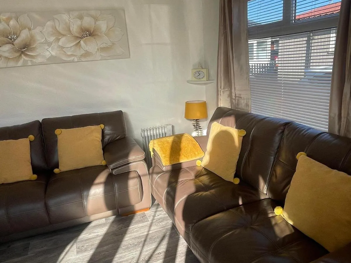 Chalet 81 South Shore Bridlington 2X Bedroom Detached Chalet Sleeps 4 Bessingby