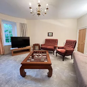 Spacious Flat Sleeps 8 Near Princes Street Apartment Edinburgh